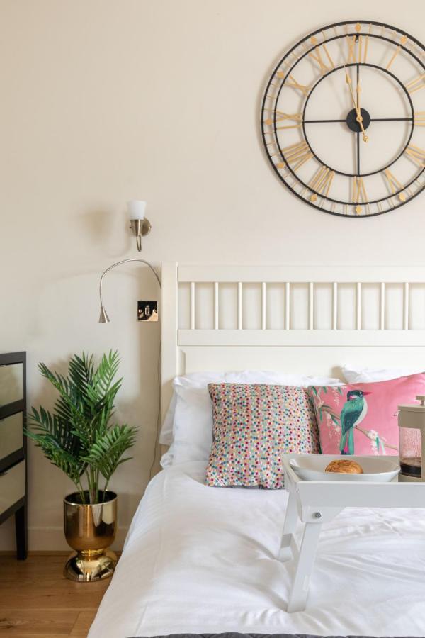 Spacious 1 Bed Oxford Street Apartment - Sleeps 4 London Exterior photo